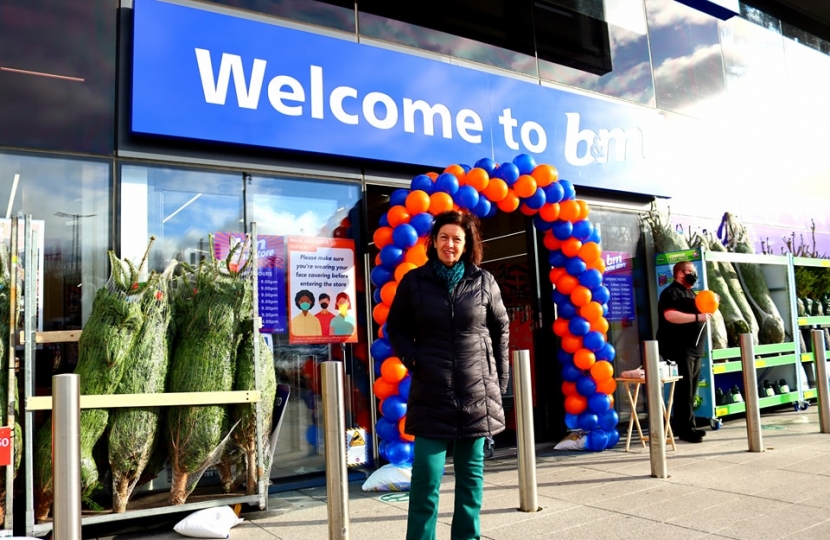 It's great to see B&M opening a new store in Stoke-on-Trent Central on Festival Park and creating new jobs for local people. I had a walk round this morning and it was great to see how popular it is. I wish them all the best.