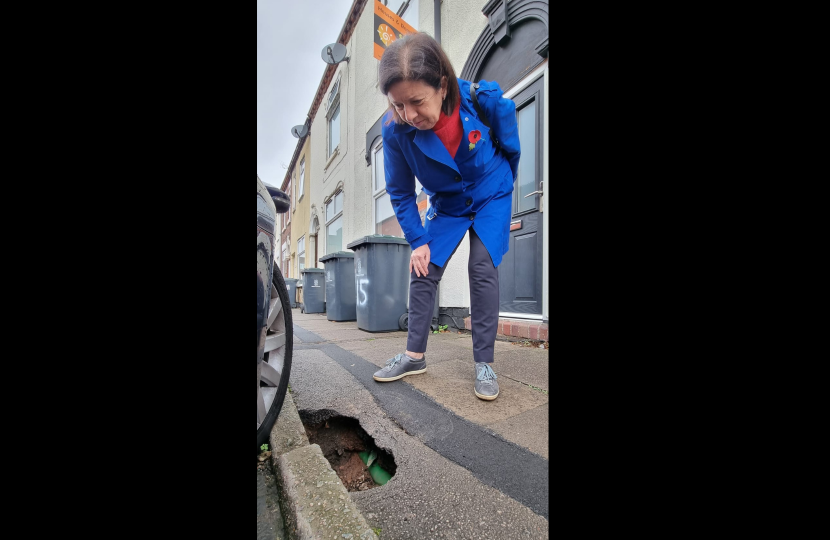 Jo Gideon MP investigates Seaford Street Sinkhole