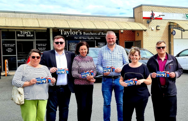 Great to welcome the Chairman of the Conservatives Andrew Stephenson MP to Stoke-on-Trent Central this afternoon where we have been out in Bentilee and Ubberley delivering surveys to hear residents views. It was also great to chat with residents who we saw on the door about the local issues that matter to them!