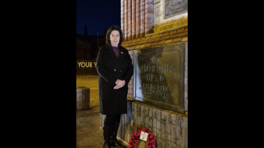 Parliamentary wreath at the Cenotaph